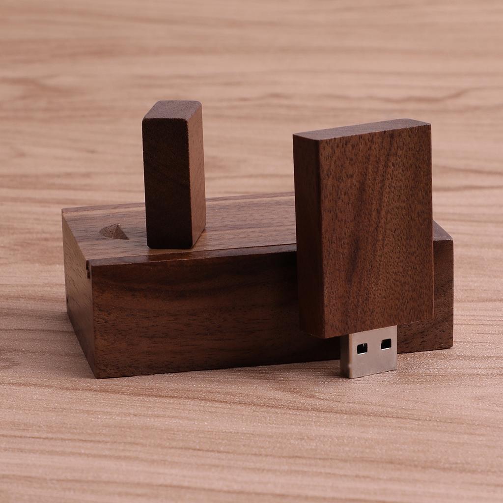 16GB Walnut Wood USB 2.0 Memory Stick Flash Drive with Wooden Box